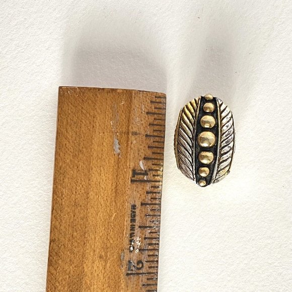 Replacement AVON Vintage Oval Polished Metal Magnetic Reversible Clip On Earring - Picture 7 of 8